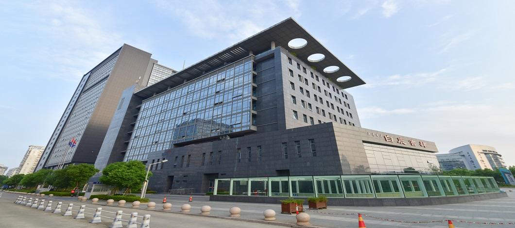公司承建的浙江温州电信大楼工程荣获两项（土建、安装）中国建设工程鲁班奖